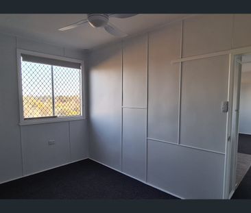 Central One Bedroom Apartment - Water Included! - Photo 3