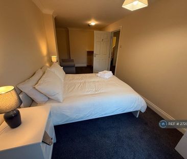 1 bedroom in a house share to rent - Photo 4