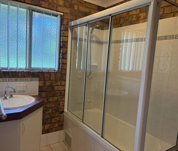 3 bedroom brick with carport - Photo 6