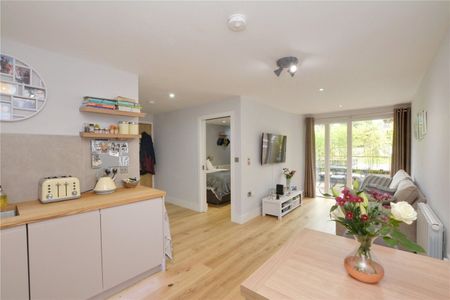 Seren Park Gardens, London, SE3 - Photo 4