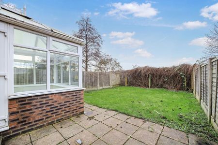 3 bedroom semi-detached house to rent - Photo 4