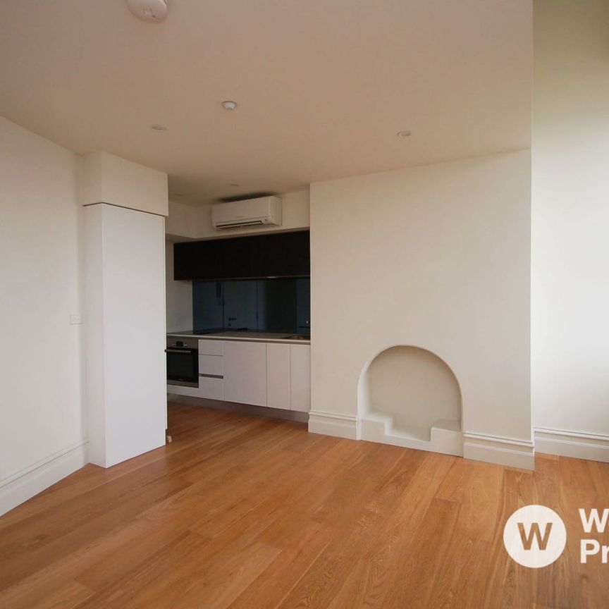 The Perfect Blend of Style and Comfort in a Studio - Photo 1