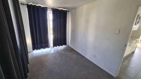 Large newly renovated home for a big family. - Photo 4