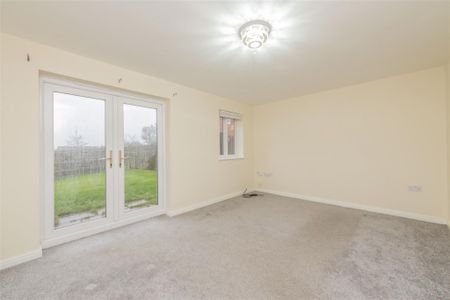 3 bed House - Detached To Let - Photo 2