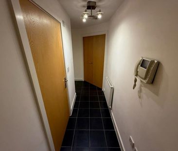 2 bedroom Flat To Let - Photo 5