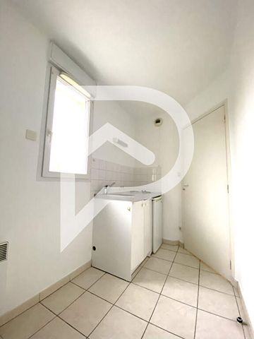 À BOURGES À louer Appartement 1 pièce 29.7 m2 Loyer 390,00 €/mois charges comprises * - Photo 3