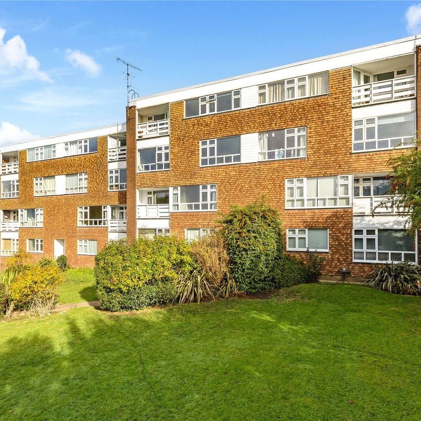 Chesterfield Court, Cranes Park, Surbiton, Surrey, KT5 flat to rent - Photo 1