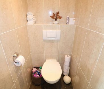 Villa met zwemvijver, grote tuin en dubbele garage te huur! - Foto 1