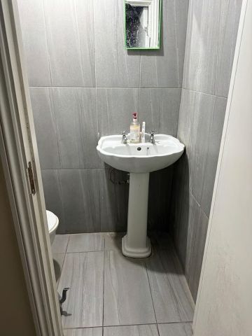 Room in a Shared House, Erskine Road, E17 - Photo 5