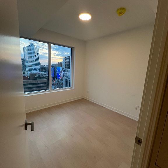 For Lease - 252 Church Street Unit# 2216, Toronto, Ontario - Photo 1