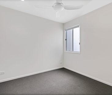 Stunning Terrace Home - Photo 2