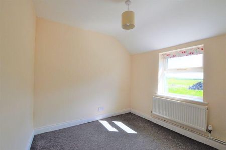 3 bedroom detached house to rent - Photo 2