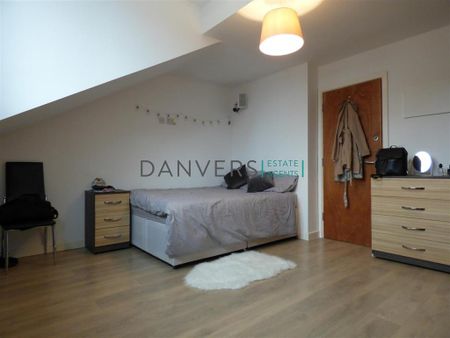 4 bedroom detached house to rent - Photo 3