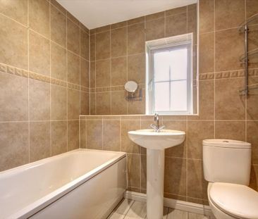 3 bedroom semi-detached house to rent - Photo 6