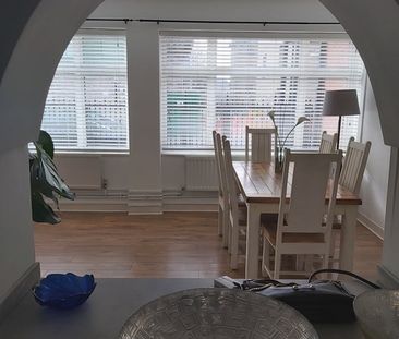2 Bed Flat, Mellish Street, E14 - Photo 2