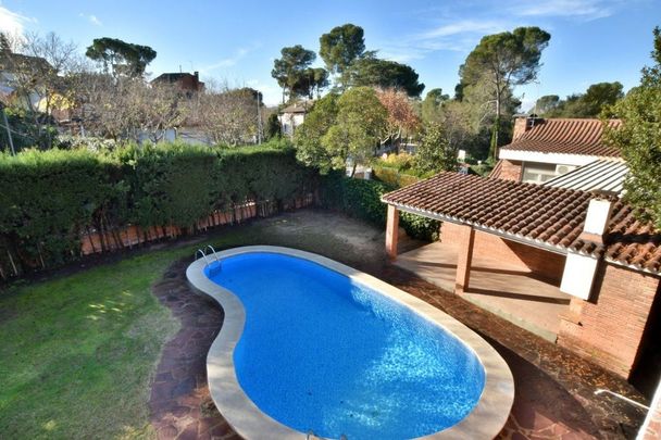 6 room luxury Detached House for rent in Sant Cugat, Spain - Photo 1