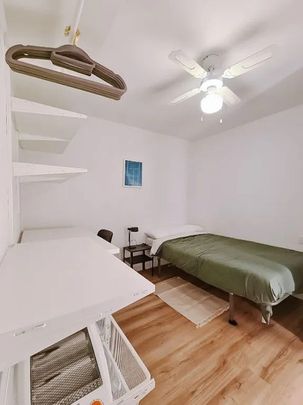 Carrer de Víctor Moya, Valencia, Valencian Community 46022 - Photo 1