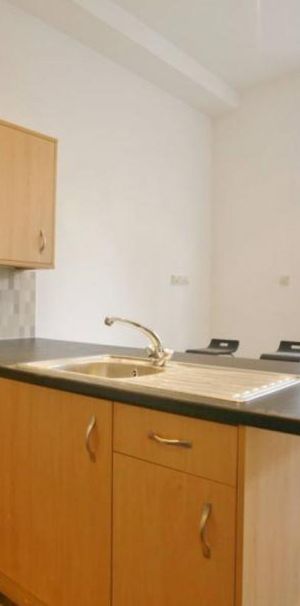 1 bedroom Flat To Let - Photo 1
