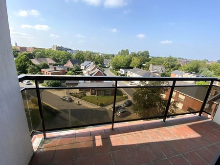 Gerenoveerd appartement met één slaapkamer - Foto 4
