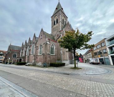 Opgefrist 2 slaapkamer appartement met garagebox, gelegen te centru... - Photo 6