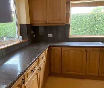 2 bedroom detached bungalow to rent - Photo 6