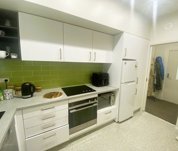 Gem on Oriental! - Photo 4