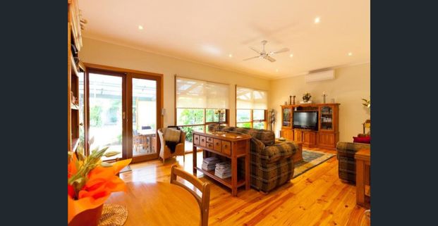 Renovated family home - Photo 1