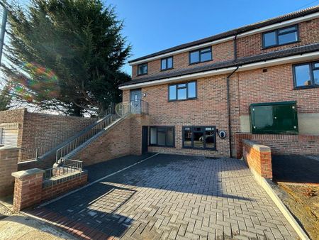 3 bedroom apartment to rent - Photo 3