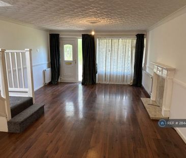 3 bedroom end of terrace house to rent - Photo 1