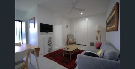 FULLY FURNISHED NEAR NEW UNIT - Photo 3