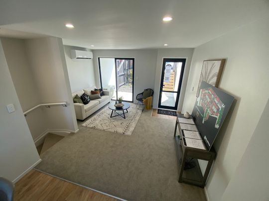 MANGERE BRIDGE, 4 BEDROOMS( ($100 Free gift voucher for signup before 8th February ) - Photo 1