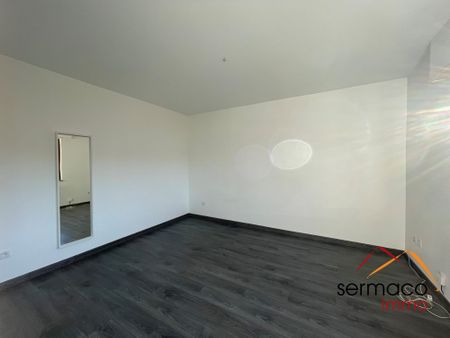 Studio au 2ème étage - Photo 2