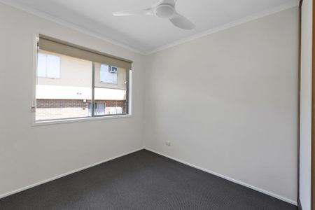 Perfect Location - beautifully renovated home. Family dream - Photo 5