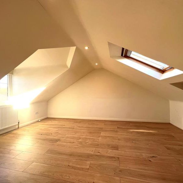 Foxglove Gardens, Guildford, GU4 - Photo 1