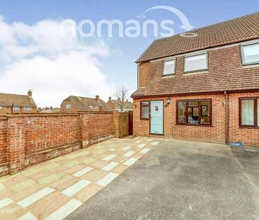 Burgess Close Odiham, RG29 - Photo 3