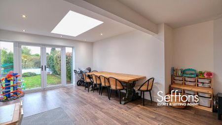 3 bedroom semi-detached bungalow to rent - Photo 4