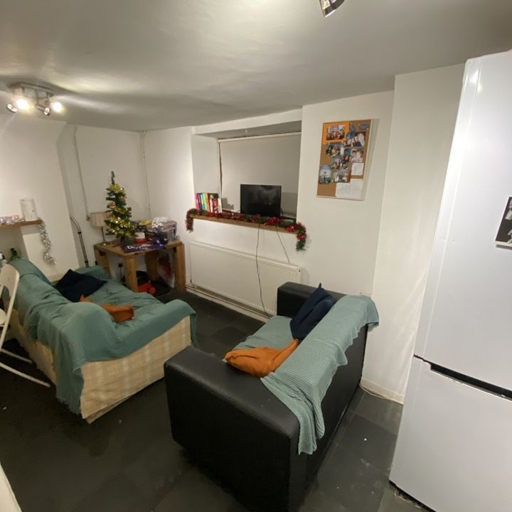 4 Bed End Terrace, York Place, BS1 - Photo 1