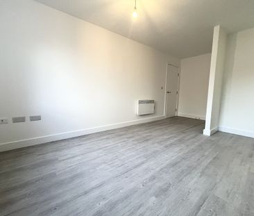 Bingley Road, Bradford - Photo 1