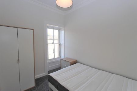 3 bedroom flat to rent - Photo 5