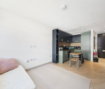 Eden Grove, Staines-upon-Thames, Surrey,TW18 - Photo 3