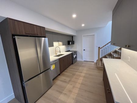 For Lease - 24A Valley Road, St. Catharines, Ontario - Photo 2