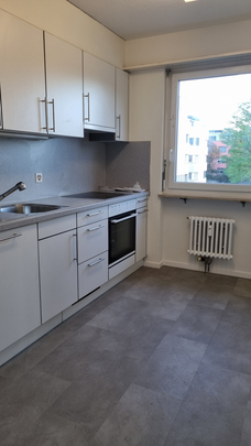 Helle 3.0-Zimmer-Wohnung mit Balkon an zentraler Lage - Photo 1