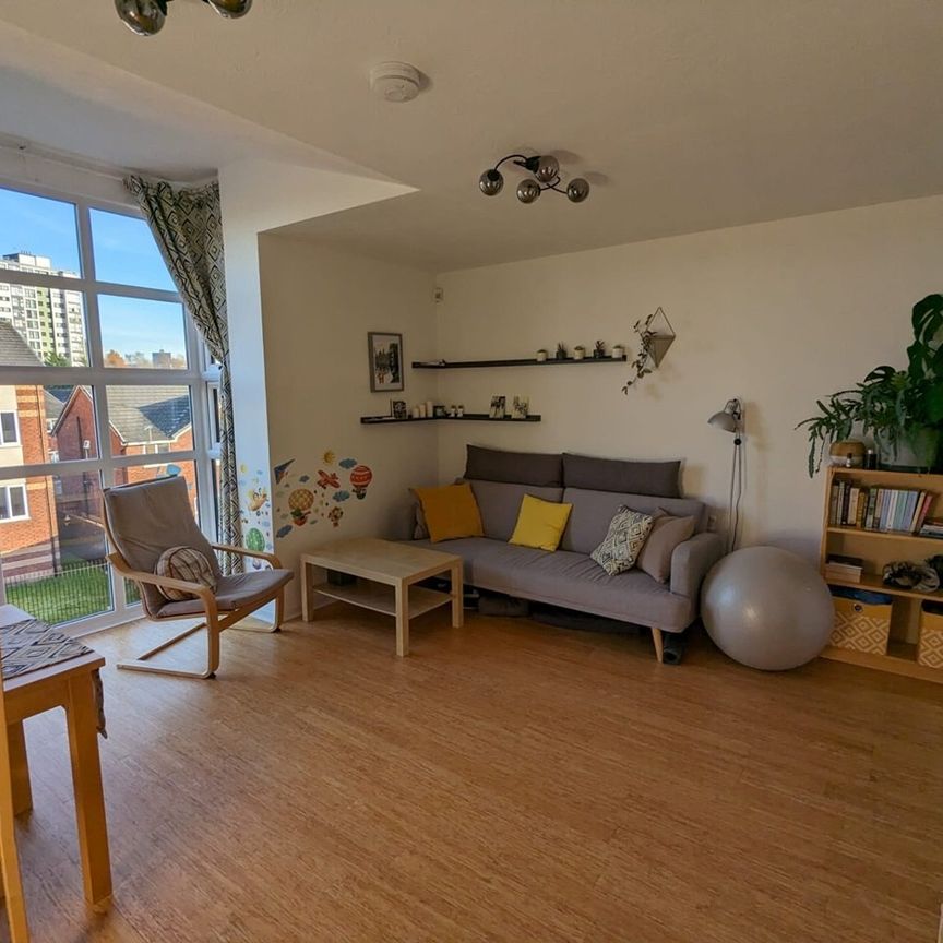 2 Bed Flat, Linen Court, M3 - Photo 1