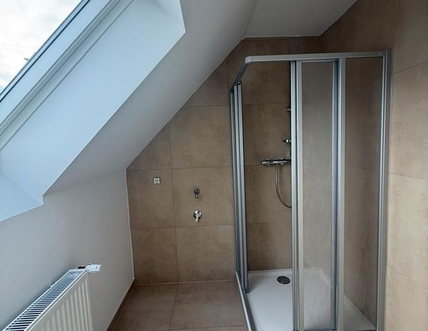 Sanierte, freundliche 1,5 Zimmerwohnung im DG - Photo 1