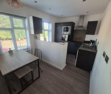 1 bedroom in a house share to rent - Photo 4