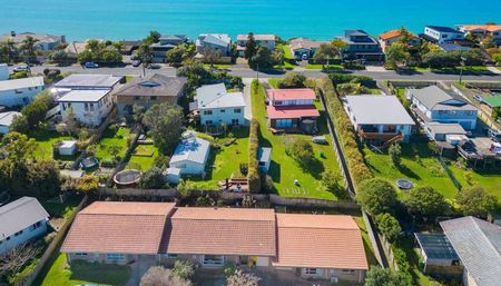 Sun Soaked Stanmore Bay House - Photo 3