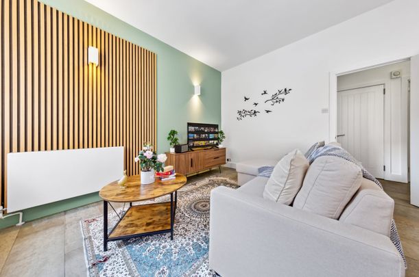 Studio Flat, Berry St, EC1V - Photo 1