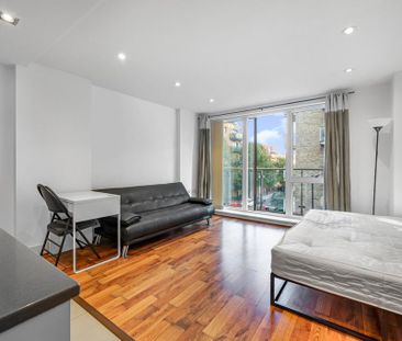 Studio to rent - Photo 2