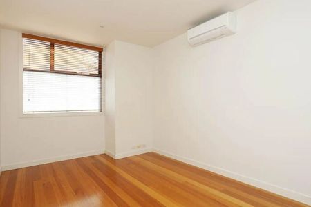 68 Foam Street, Elwood. - Photo 3