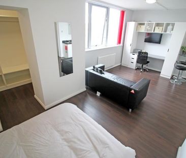 Studio to rent - Photo 2